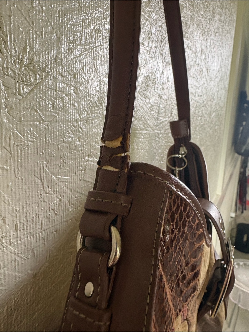 Vintage Y2K Brown Patchwork Shoulder Bag with Buckle Detail - Picture 3 of 8